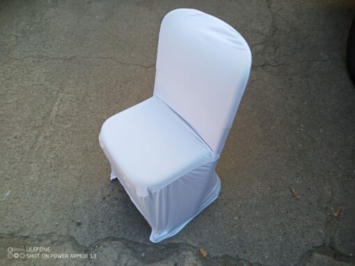 weiße Stuhl-Husse für eine Kufen-Stuhl